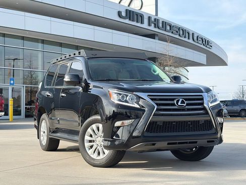Used 2019 Lexus GX 460 image 2
