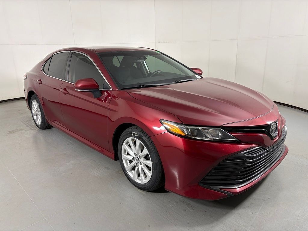 Used 2020 Toyota Camry LE w/ Convenience Package FWD image 2