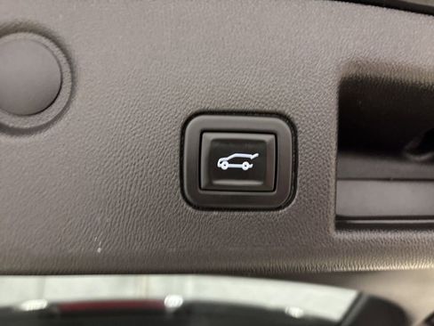 Used 2022 Chevrolet Equinox LT AWD/4WD image 38