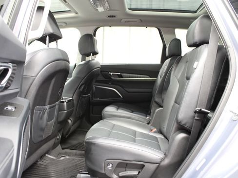 Used 2024 Kia Telluride SX w/ Towing Package AWD/4WD image 16