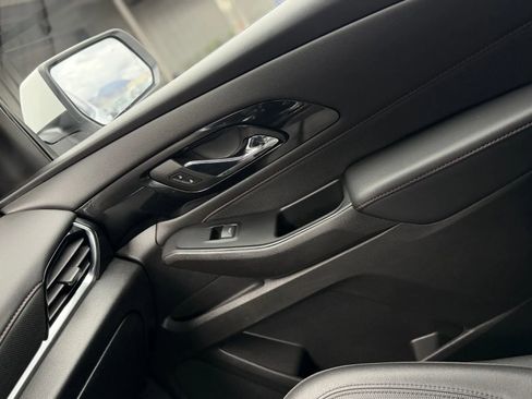 Used 2024 Chevrolet Traverse RS image 45