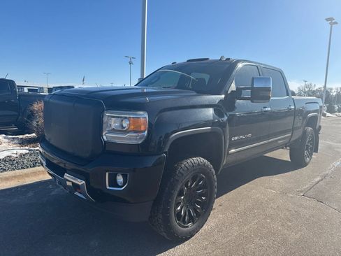 Used 2015 GMC Sierra 2500 Denali w/ Duramax Plus Package image 2