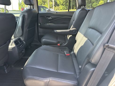 Used 2022 Honda Pilot Touring image 21
