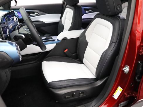 Certified 2025 Chevrolet Equinox EV LT w/ LPO, All-Weather Mat Package FWD image 14