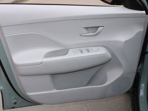Used 2025 Hyundai Kona SEL image 18