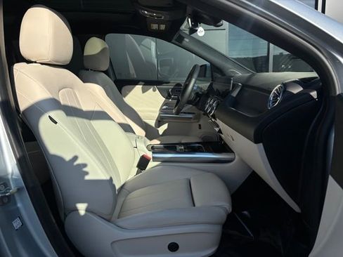 Used 2025 Mercedes-Benz GLA 250 4MATIC image 70