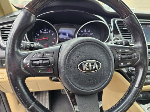 Used 2015 Kia Sedona SX Limited image 6