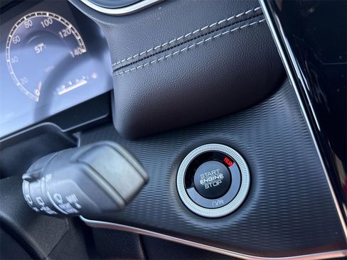 New 2025 Jeep Grand Cherokee Laredo X image 18