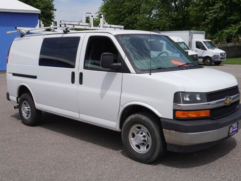 Used 2020 Chevrolet Express 2500 w/ Driver Convenience Package RWD image 7