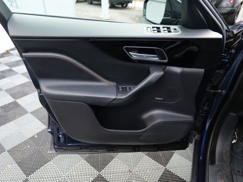 Used 2018 Jaguar F-PACE Prestige image 12
