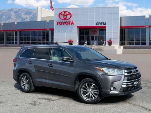 Used 2018 Toyota Highlander XLE AWD/4WD image 1