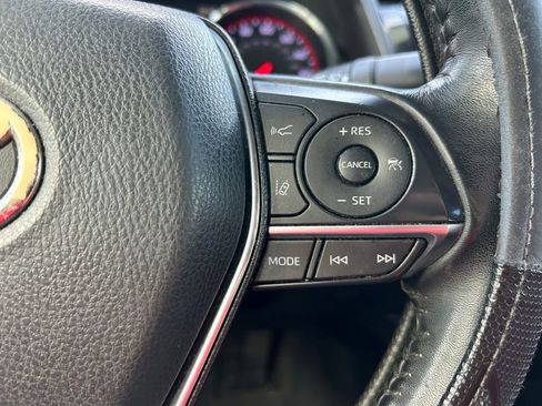 Used 2020 Toyota Camry XSE image 18