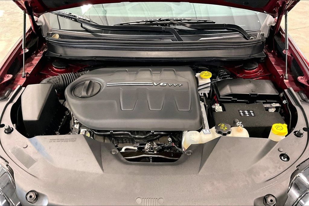 Used 2021 Jeep Cherokee Limited AWD/4WD image 31