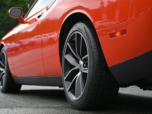 Used 2017 Dodge Challenger R/T Scat Pack RWD image 15