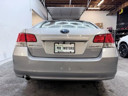 Used 2010 Subaru Legacy 2.5i Premium image 7