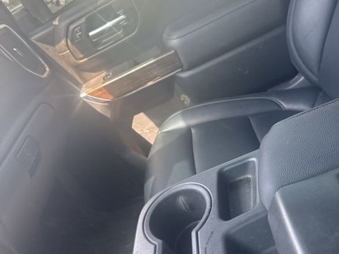 Used 2021 GMC Sierra 2500 SLE w/ SLE Value Package; image 12