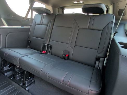 New 2026 Chevrolet Suburban RST w/ RST Capability Package AWD/4WD image 10
