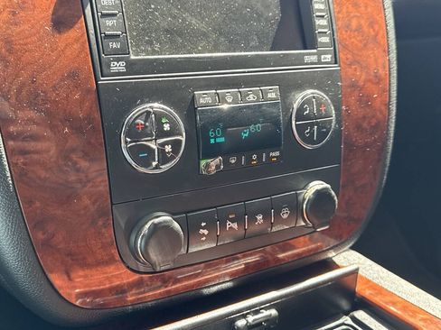 Used 2008 Chevrolet Tahoe LTZ w/ LTZ Preferred Equipment Group AWD/4WD image 28