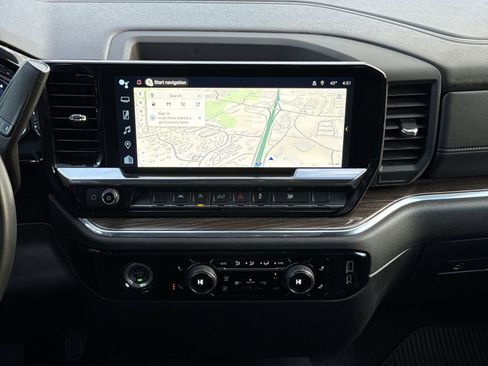 Used 2024 Chevrolet Silverado 1500 LT image 29