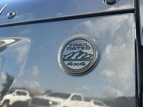 Used 2024 Jeep Gladiator Sport AWD/4WD image 33