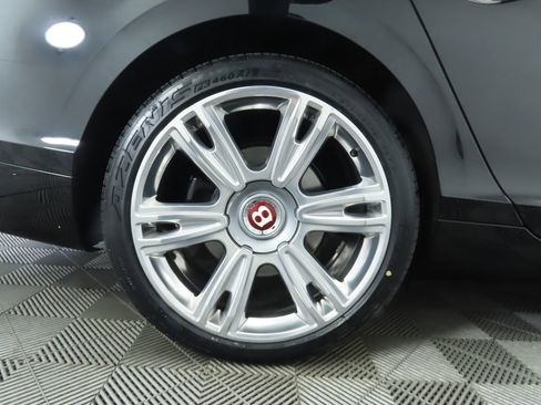 Used 2018 Bentley Flying Spur V8 image 32