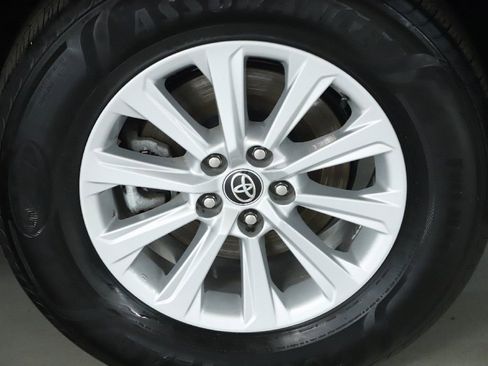 Used 2024 Toyota Grand Highlander XLE image 39