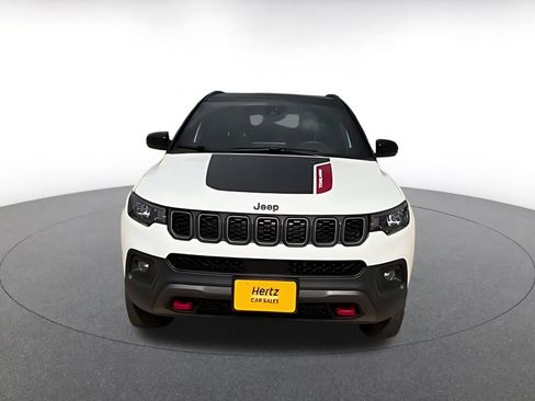 Used 2025 Jeep Compass Trailhawk AWD/4WD image 16