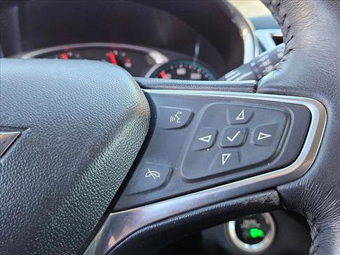 Used 2018 Chevrolet Equinox Premier image 12