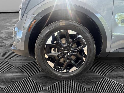 Used 2025 Kia Sorento S AWD/4WD image 9