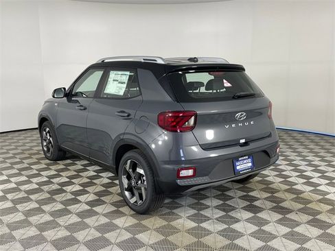 New 2025 Hyundai Venue Limited image 19