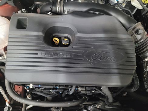Used 2020 Ford Escape Titanium AWD/4WD image 30