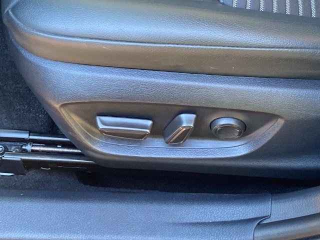 Used 2022 Toyota Camry SE FWD image 14