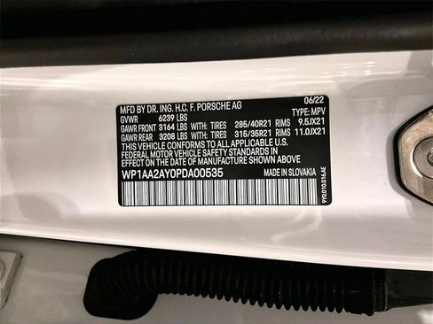 Certified 2023 Porsche Cayenne Platinum Edition image 10