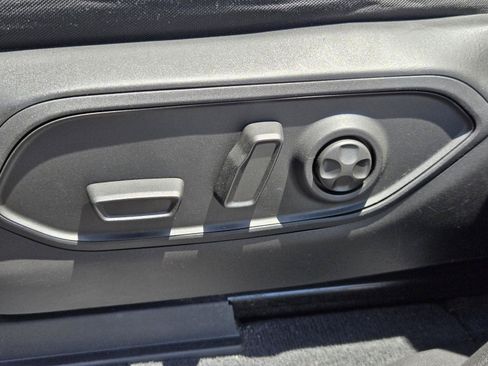 Used 2023 Jeep Grand Cherokee Laredo RWD image 23