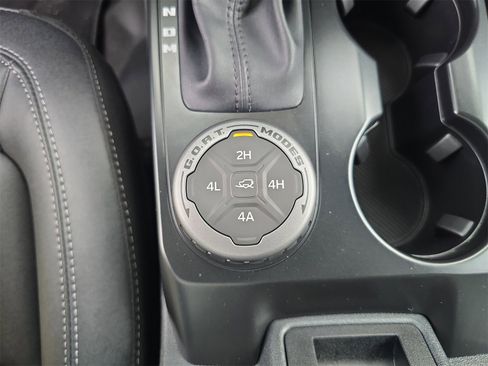 New 2025 Ford Bronco Badlands image 19