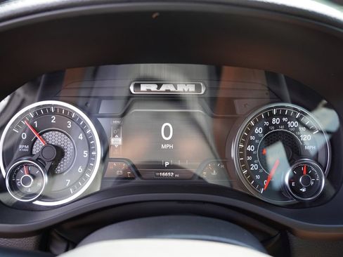 Certified 2025 RAM 1500 Laramie AWD/4WD image 36