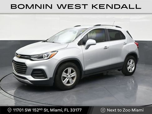 Used 2019 Chevrolet Trax LT w/ LT Convenience Package image 1