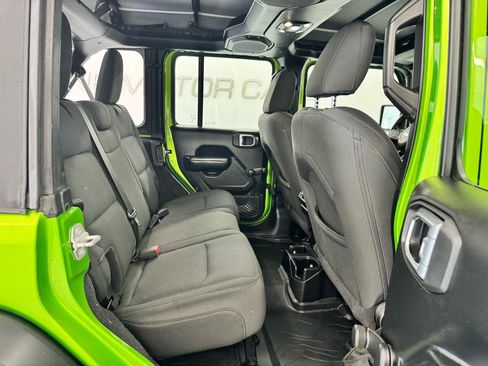 Used 2019 Jeep Wrangler Unlimited Sport AWD/4WD image 16