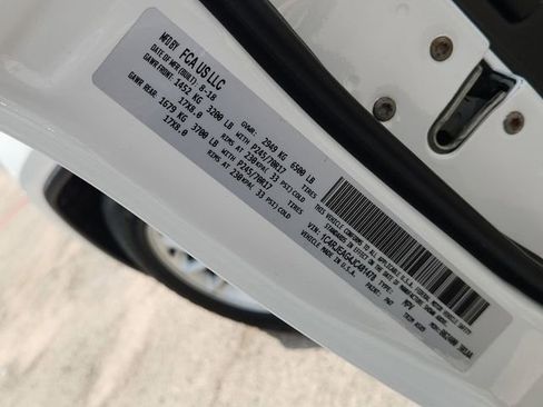 Used 2018 Jeep Grand Cherokee Laredo RWD image 32