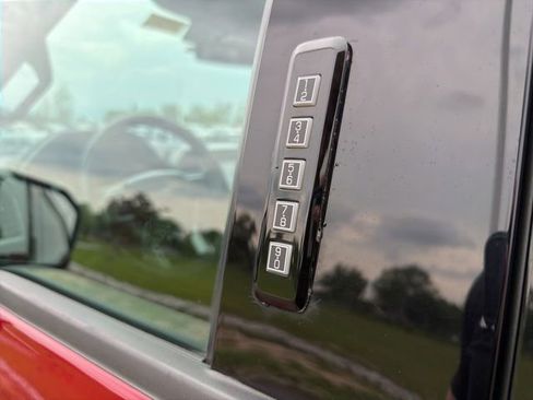 Used 2017 Ford F150 Lariat AWD/4WD image 23
