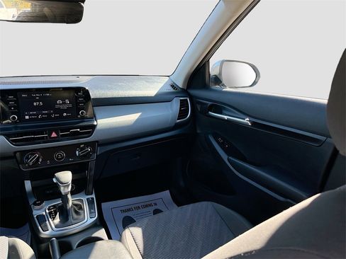 Used 2024 Kia Seltos LX image 21