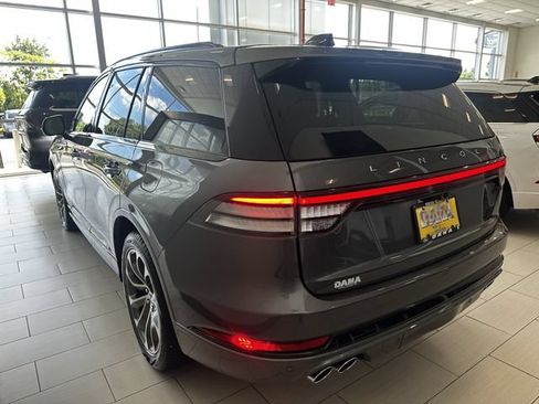 Certified 2025 Lincoln Aviator AWD w/ Jet Appearance Package image 7