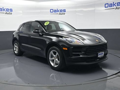 Used 2020 Porsche Macan AWD/4WD image 2