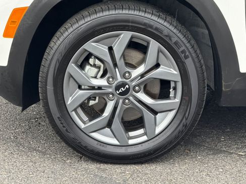 Used 2024 Kia Seltos LX AWD/4WD image 30