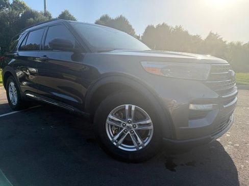 Used 2020 Ford Explorer XLT w/ Equipment Group 202A RWD image 12