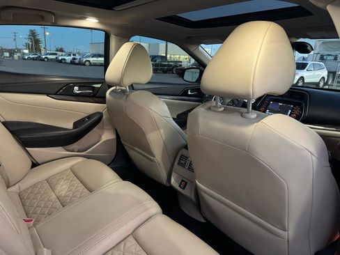 Used 2018 Nissan Maxima Platinum image 21