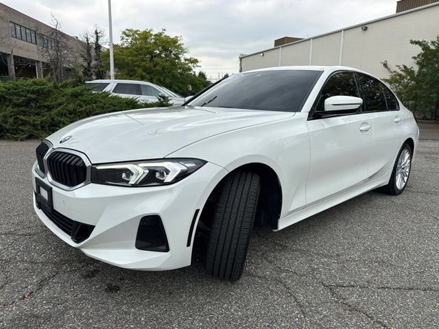 Used 2023 BMW 330i xDrive Sedan w/ Premium Package AWD/4WD image 3