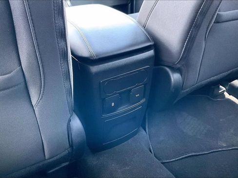 Certified 2024 Ford Explorer XLT AWD/4WD image 34