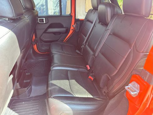 Used 2020 Jeep Wrangler Unlimited Sahara w/ Uconnect 4C Nav & Sound Group image 15