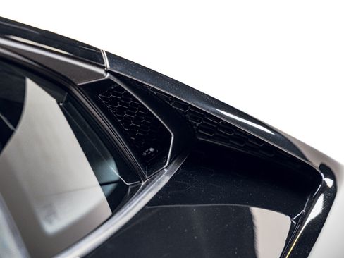 Used 2021 Lamborghini Huracan EVO RWD image 28